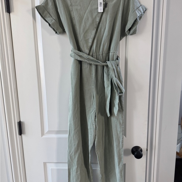 Alice + Olivia Sage Utility Jumpsuit • Size 4 • NWT - Picture 4 of 10